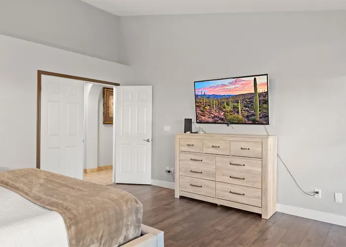 Upgraded 4br With Pool & Near Golf Scottsdale